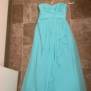 Davids Bridal Bridesmaid Dress
Malibu Blue Size 4